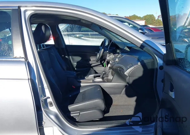 1HGCP2F68BA038915: 43580097