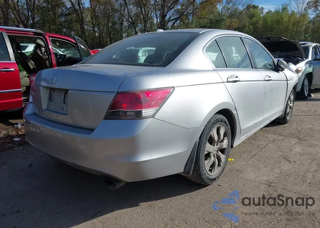 1HGCP26829A001581: 43581376