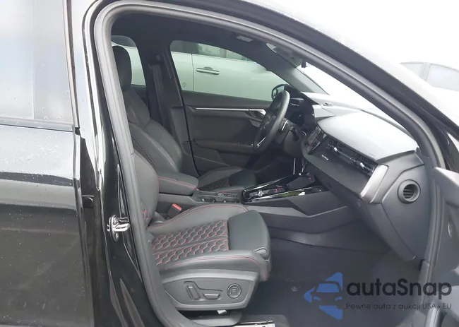 WUAG4DGY8RA900872: 43581745