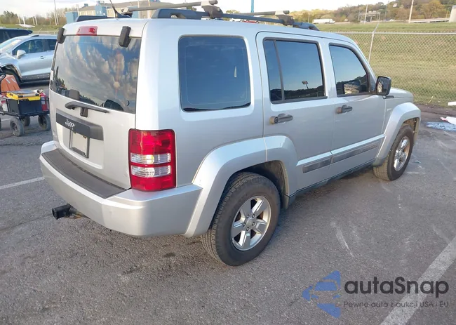 1C4PJMAKXCW104290: 43581131