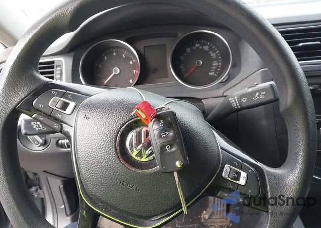 3VWD17AJ7FM285278: 43582358