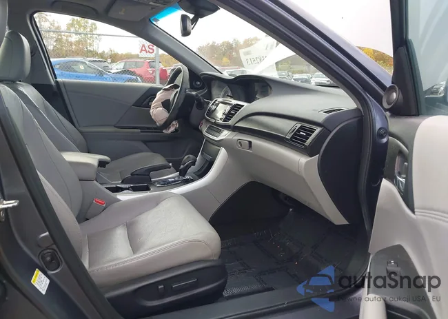 1HGCR2F82DA063940: 43582513