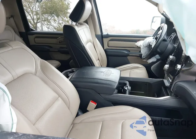 1C6SRFHT7MN829843: 43582566