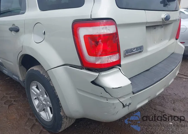 1FMCU031X8KA25540: 43582570