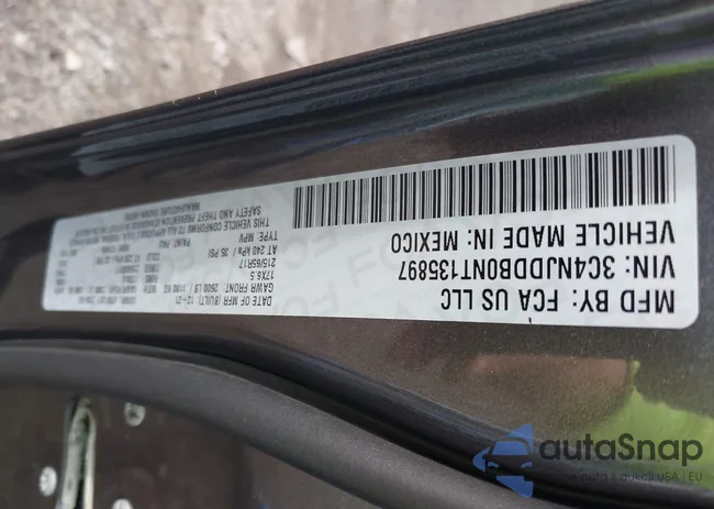 3C4NJDDB0NT135897: 43582588