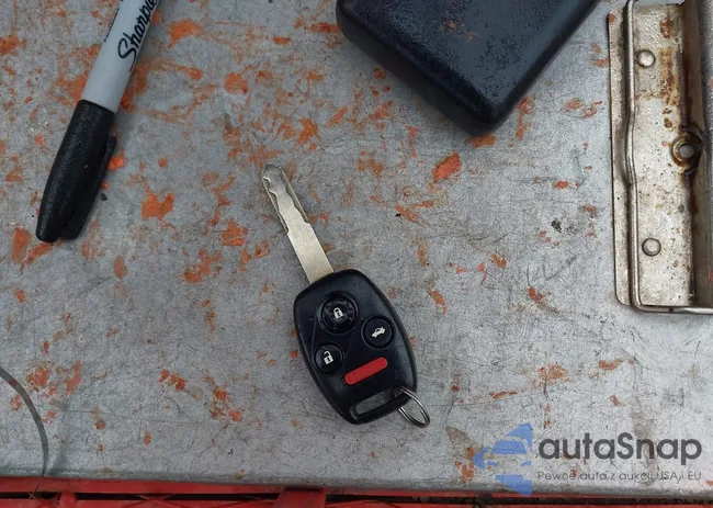 1HGCS1B84AA018563: 43582636