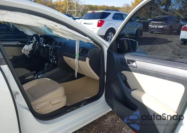 3VWLA7AJ2FM228935: 43582865