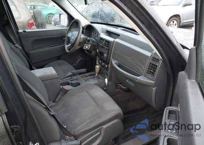 1J8GP28K69W503644: 43582174