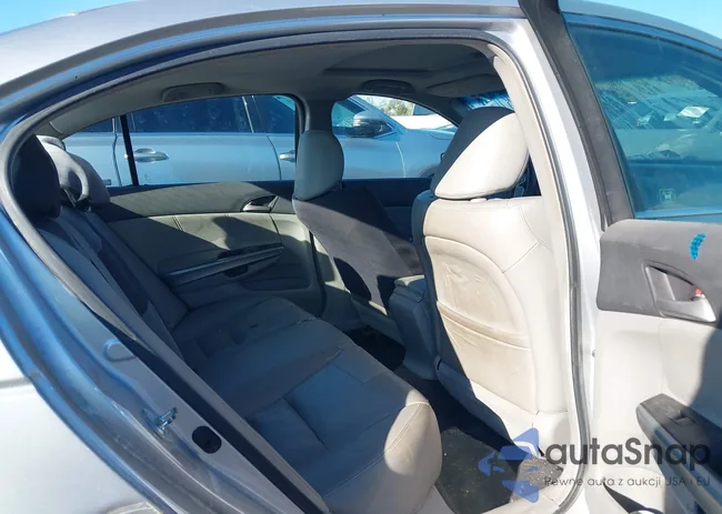 1HGCP26809A163077: 43583806