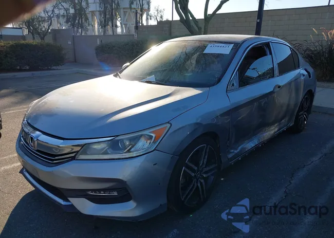 1HGCR2F51HA082815: 43584423