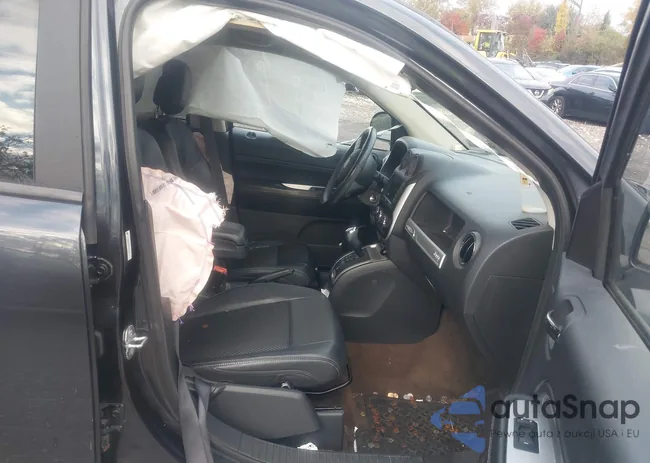 1C4NJDEB6ED731150: 43584448