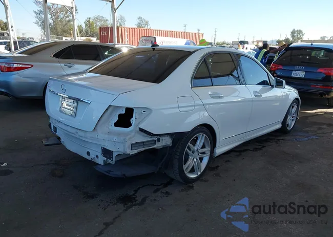 WDDGF4HB3DR272141: 43584571