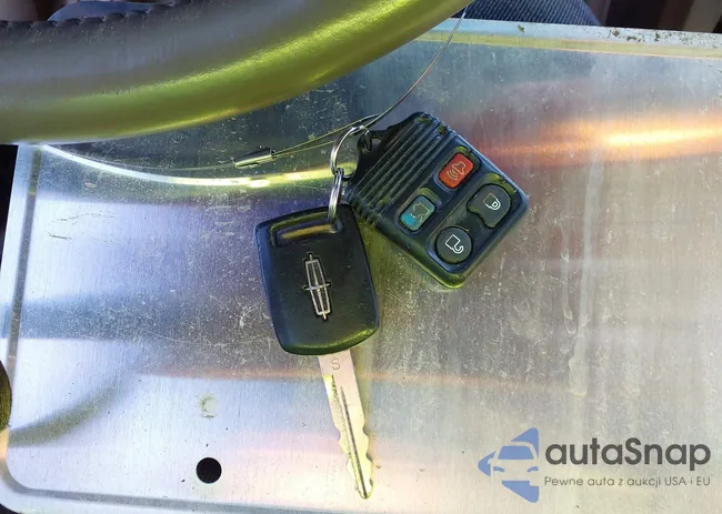 1LNFM87A16Y638663: 43584195