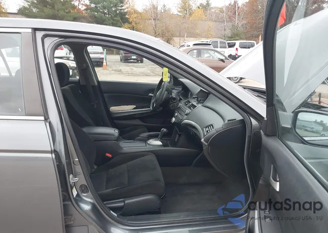 1HGCP26758A076653: 43584210