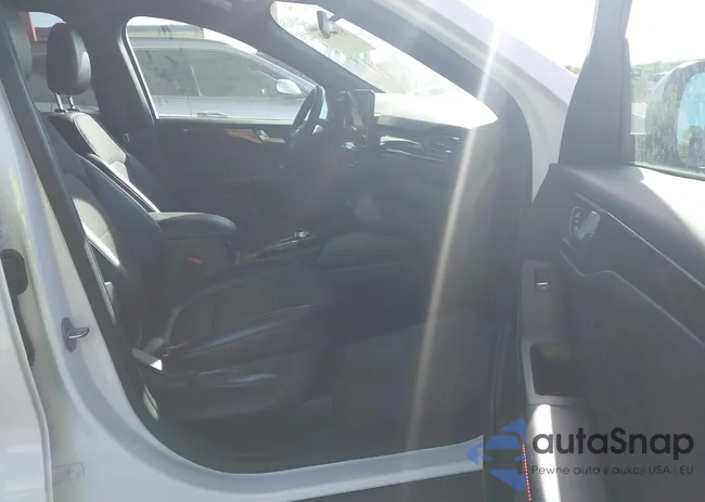 1FMCU0MN5PUA43433: 43585569