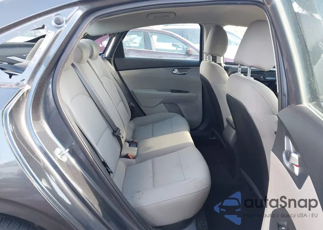 3KPF24AD1ME408131: 43585753