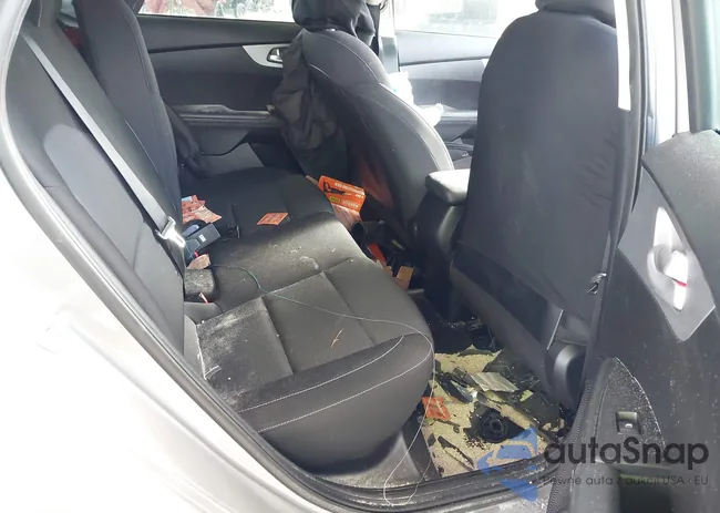 3KPF24AD2PE641424: 43585877