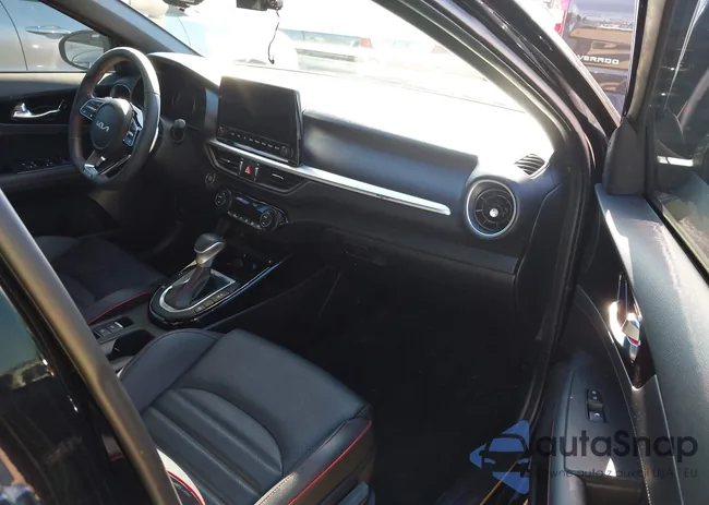 3KPF44AC8RE710704: 43585255