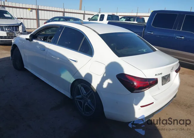 WDD3G4EB2KW001800: 43585283