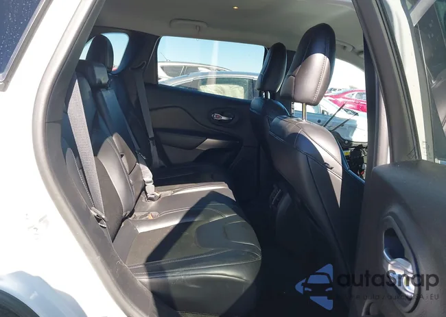 1C4PJLLB8LD556063: 43585310