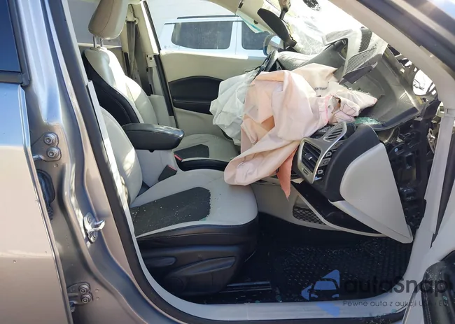 3C4NJDBB6KT671879: 43586427