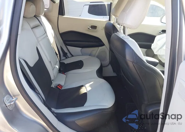 3C4NJDBB6KT671879: 43586427