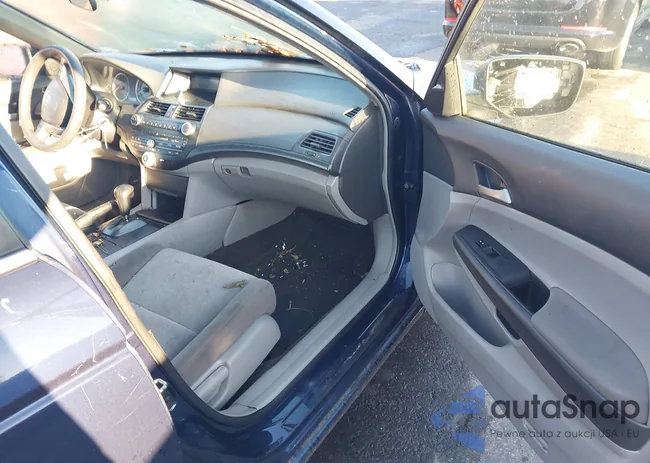 1HGCP263X8A054936: 43586478