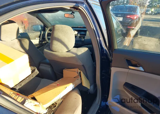 1HGCP263X8A054936: 43586478