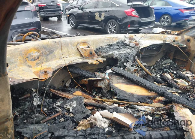 1GNKRLED0BJ284293: 43586741