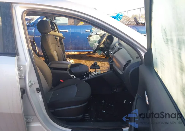 KNDPB3AC0G7855656: 43586235