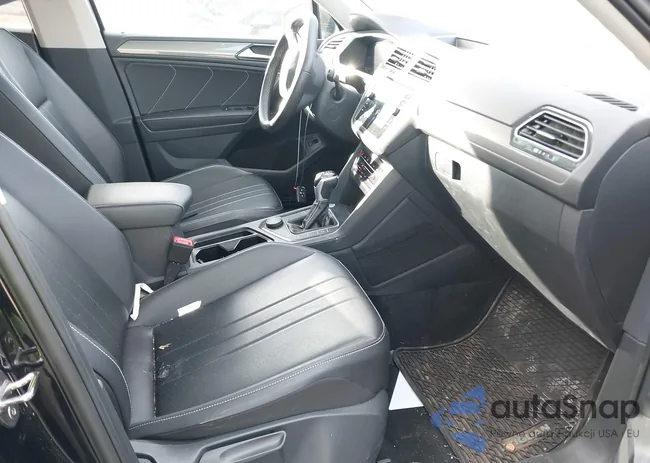 3VVMB7AX8RM075816: 43587490