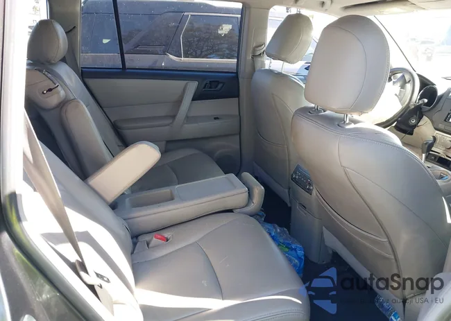 5TDZA3EH0CS017791: 43587869