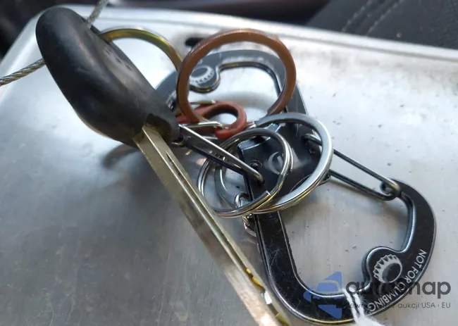 KMHTC6AD9CU026629: 43586933