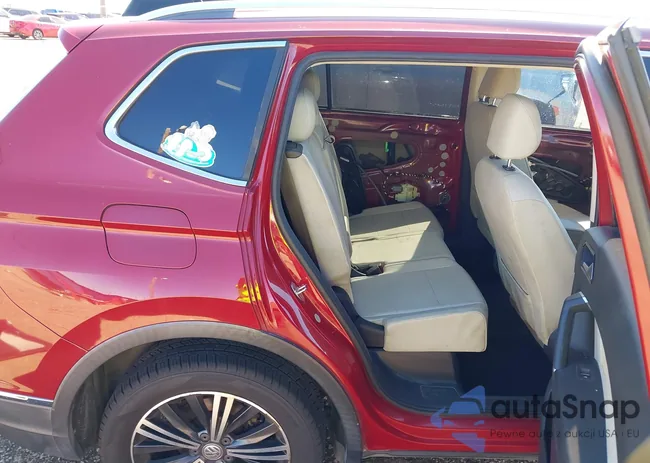 3VV3B7AX0JM082078: 43588881