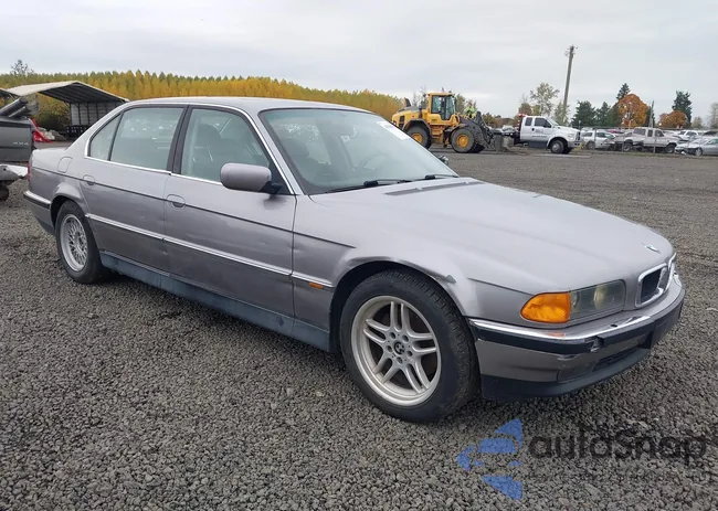 WBAGJ8327WDM18660: 43588068