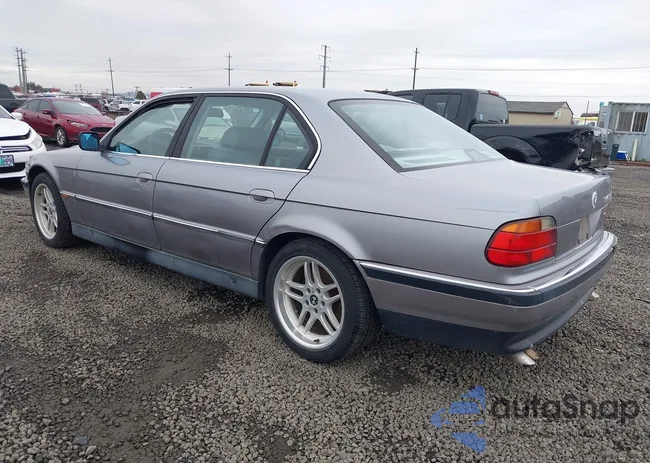 WBAGJ8327WDM18660: 43588068