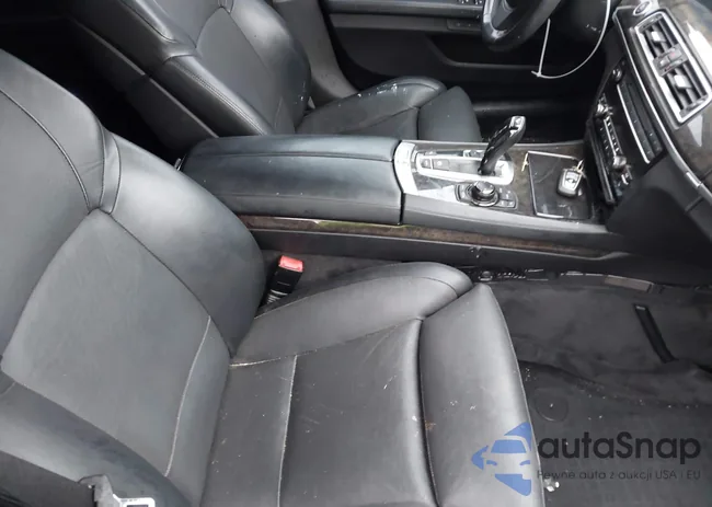 WBAKB8C51BCY66264: 43589331