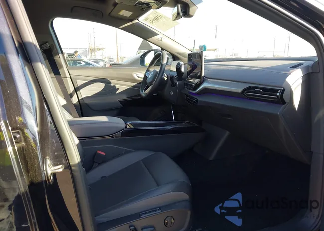 1V2VMPE87PC041718: 43588934