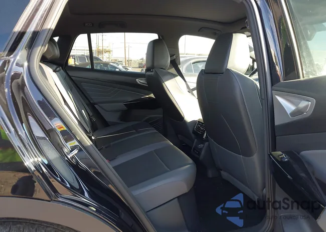 1V2VMPE87PC041718: 43588934