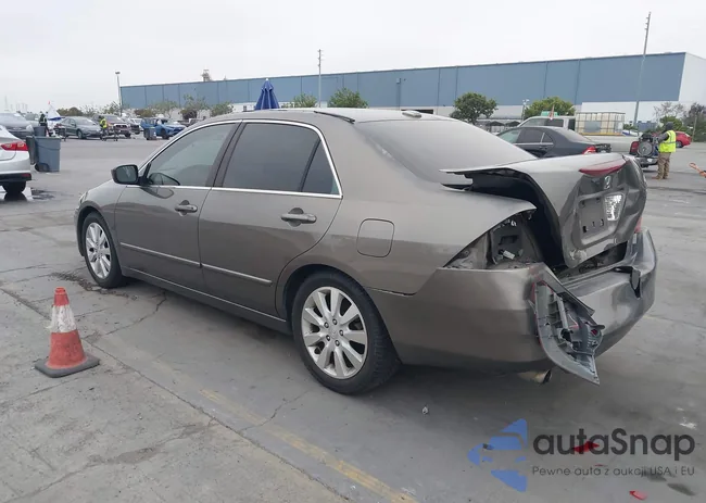 1HGCM66536A008055: 43589185