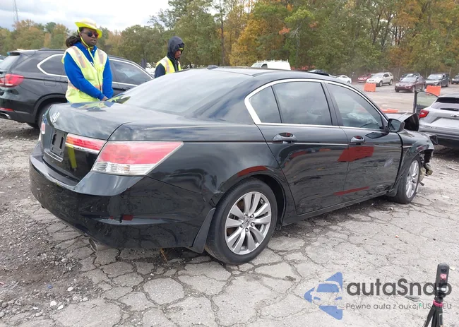 1HGCP2F86CA057546: 43590323