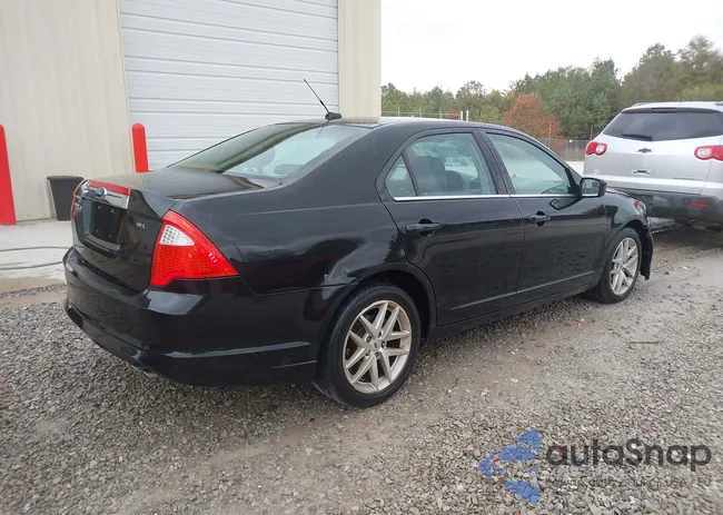 3FAHP0JA2BR263170: 43590521