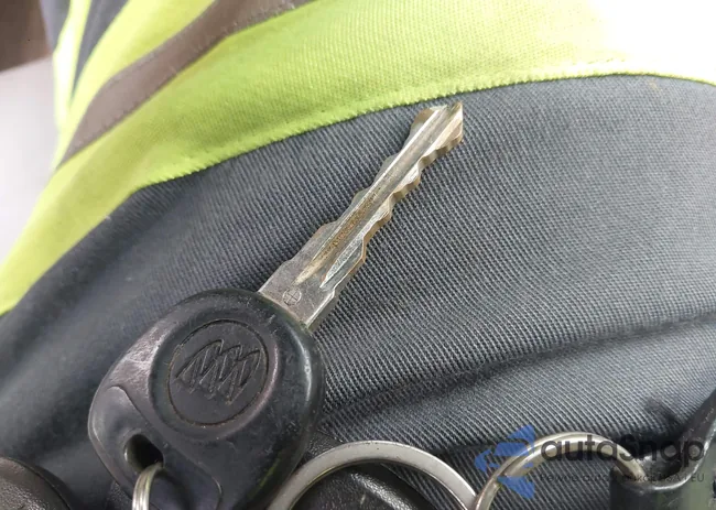 1G4HC5EM5BU104364: 43590688