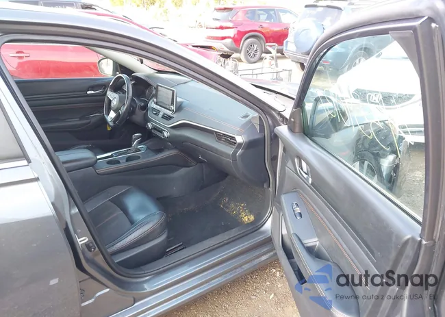 1N4BL4CV8KC119758: 43590137