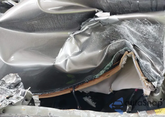 2T1BURHE0HC832831: 43590156