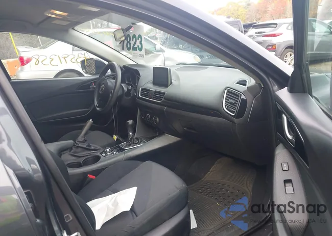 3MZBM1U79FM206611: 43591358