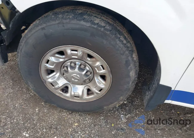 1N6AF0LY8JN818355: 43591504