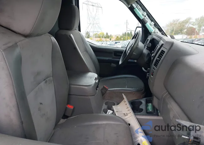 1N6AF0LY8JN818355: 43591504