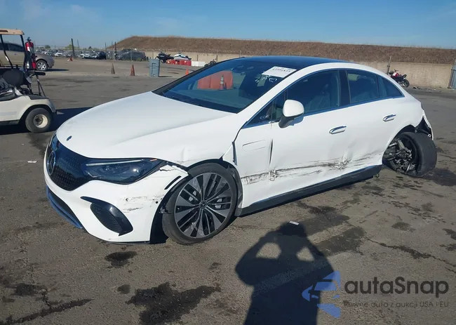 W1KEG1CB0PF024977: 43591835