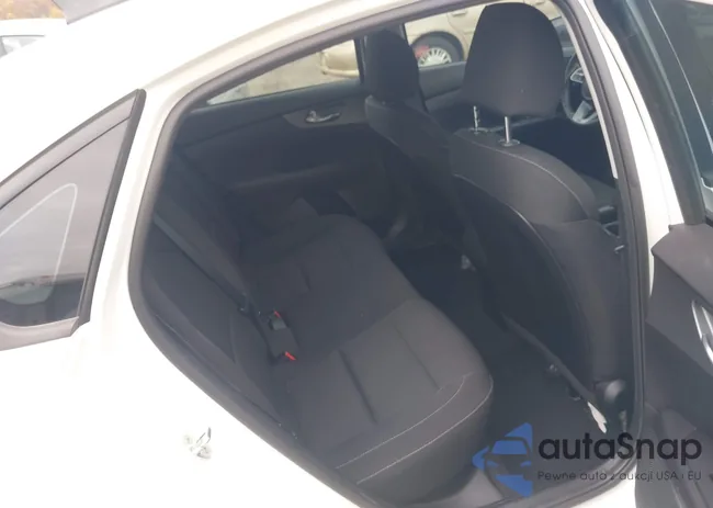 3KPF24AD6ME408853: 43591837